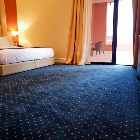 حيات الفرسان الفندقية Al Qurayyat Exterior photo