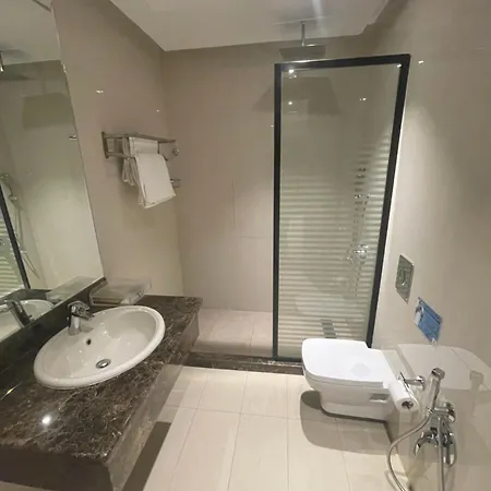 حيات الفرسان الفندقية Al Qurayyat Exterior photo