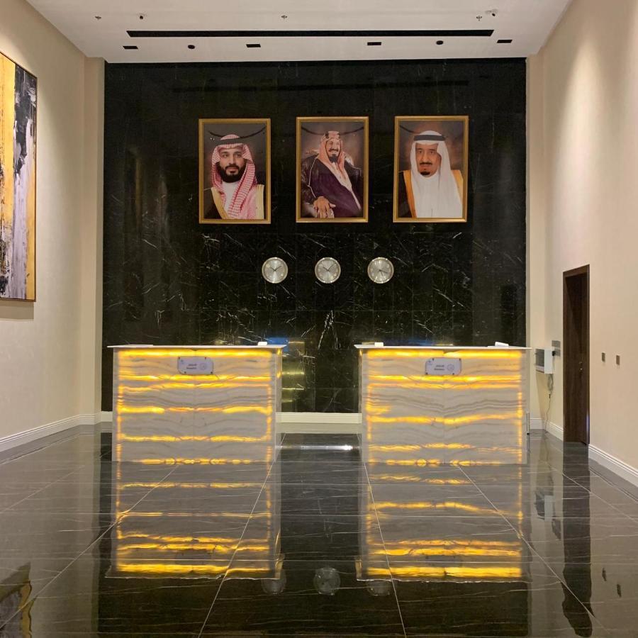 حيات الفرسان الفندقية