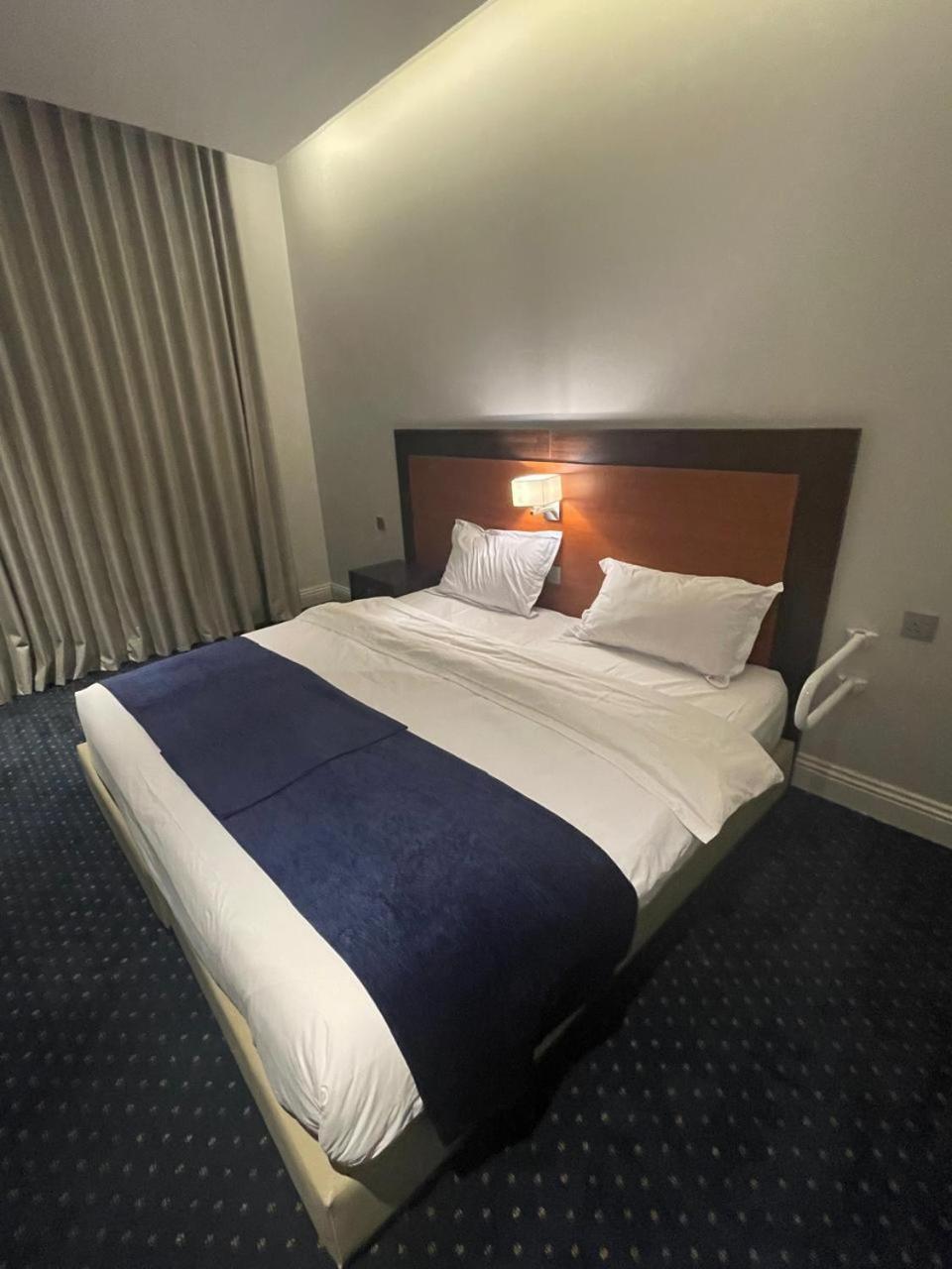 حيات الفرسان الفندقية Hotel